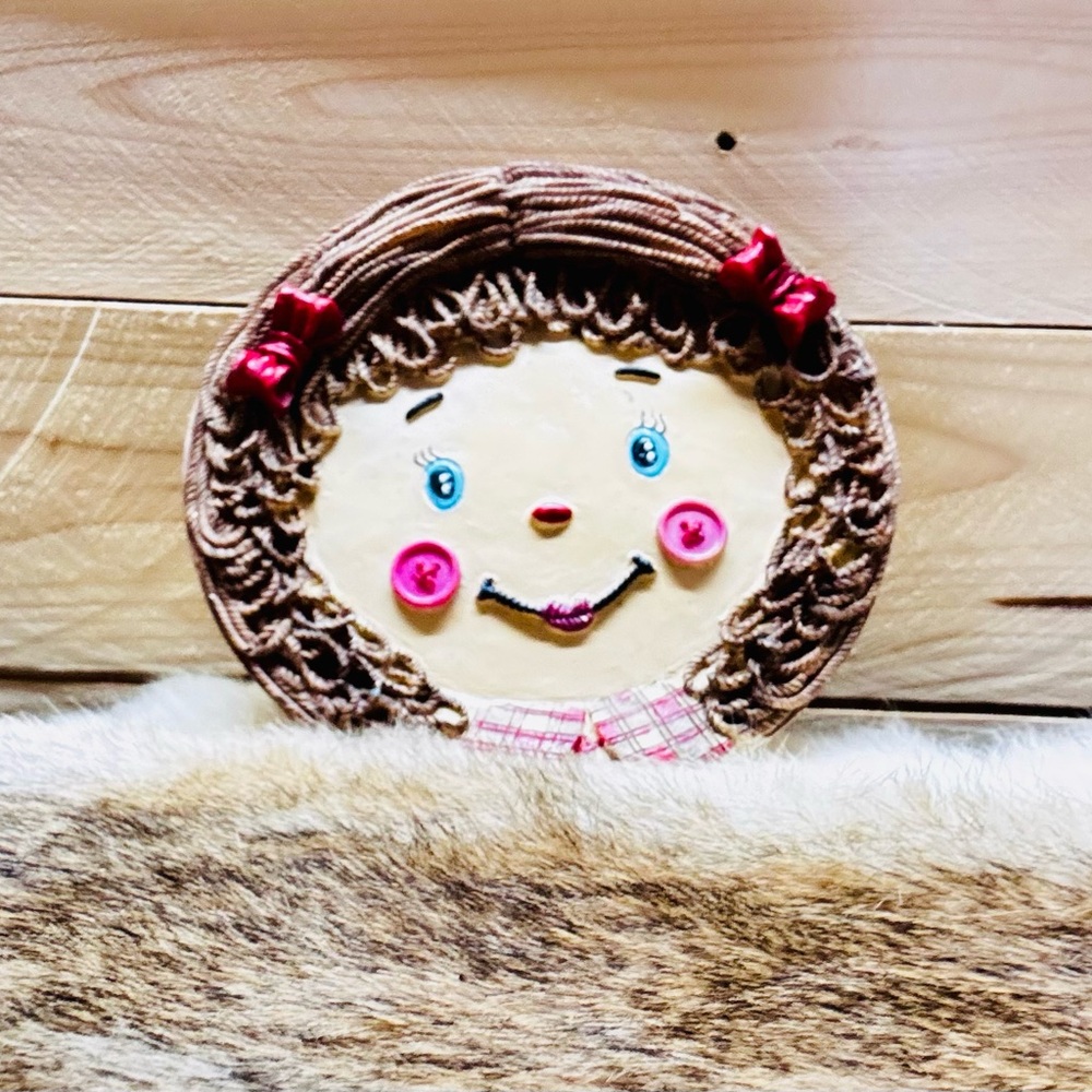 Vintage Raggedy Ann decorative plate